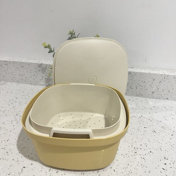 Tupperware Vintage Steam N Store Container With Lid - Picture 1 of 4